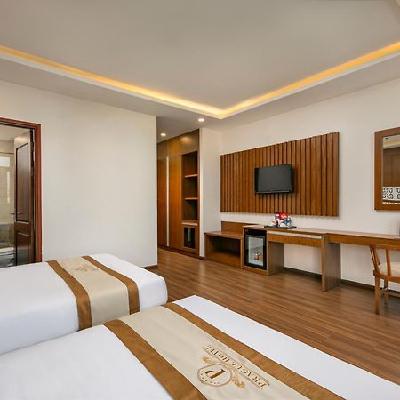 Prague Da Nang Beach Hotel מראה חיצוני תמונה